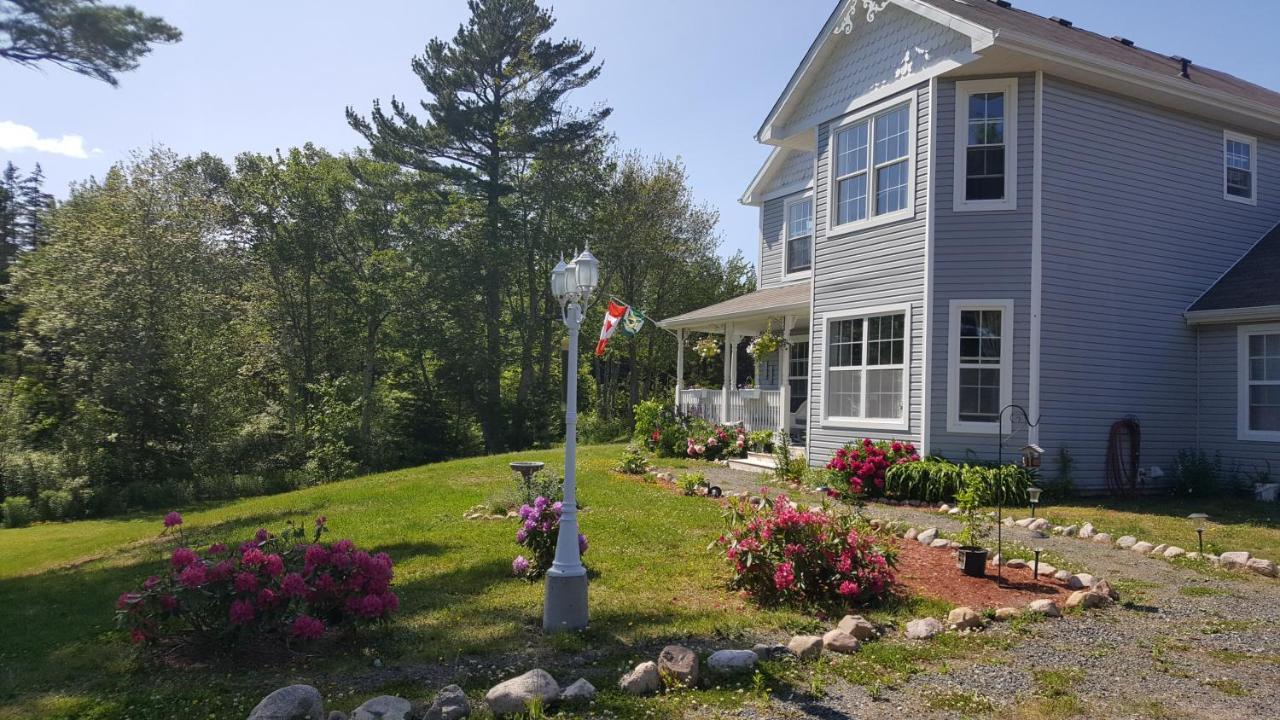 20 Acre Woods Bed And Breakfast Ingonish Exterior photo